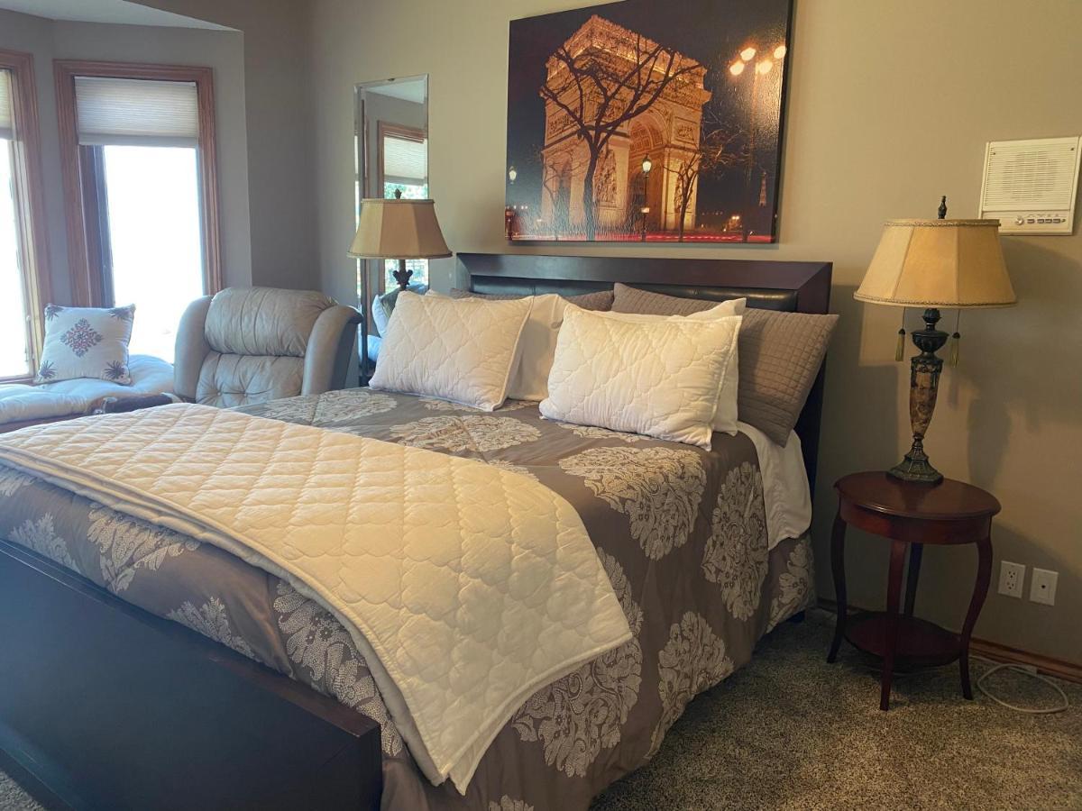 Rolling Hills Country Resort Bed And Breakfast Three Hills Bagian luar foto
