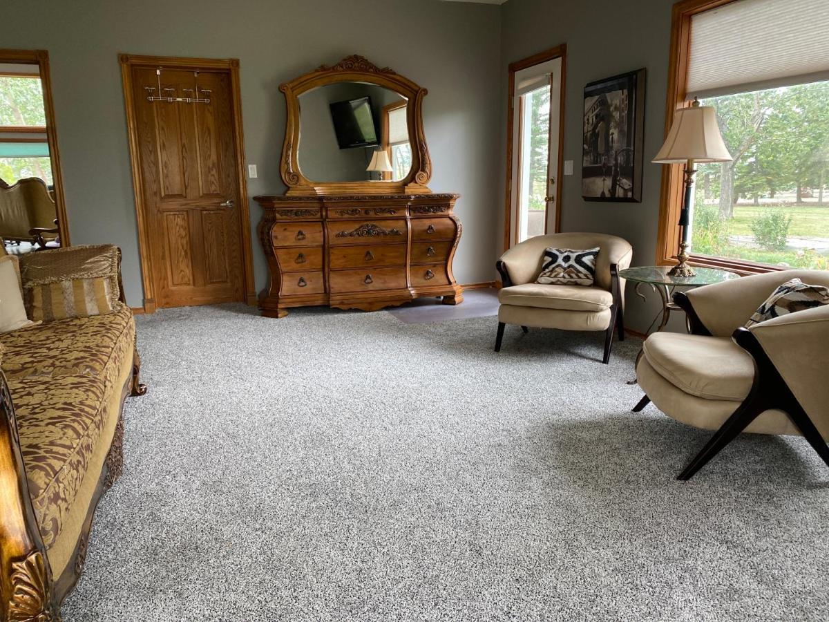 Rolling Hills Country Resort Bed And Breakfast Three Hills Bagian luar foto