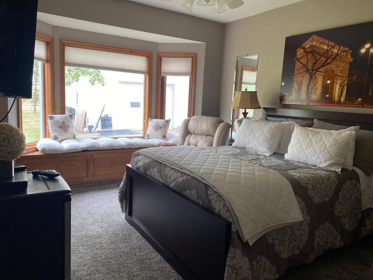 Rolling Hills Country Resort Bed And Breakfast Three Hills Bagian luar foto